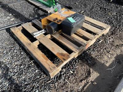 MONTANA POST DRIVER T-REX 350E Post Driver