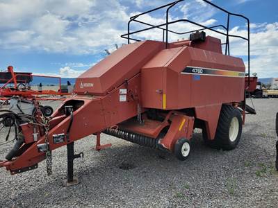 Hesston 4760 Large Square Baler