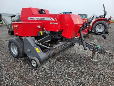 Massey Ferguson 1840 Small Square Baler