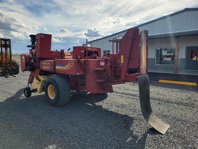New Holland BB900 Small Square Baler