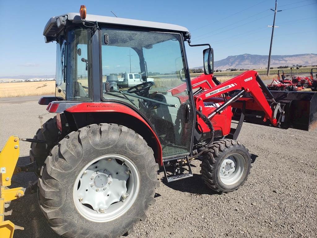 2006 Massey Ferguson 1533 Tractor
