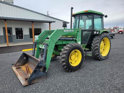 John Deere 2550 Tractor