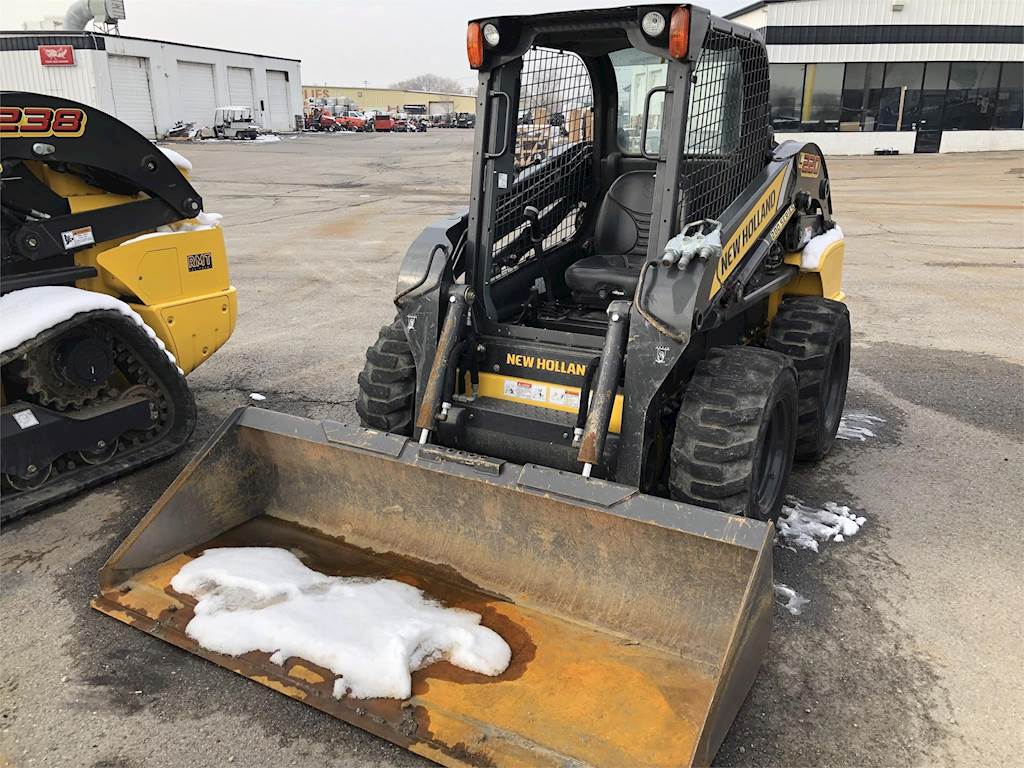 New Holland L220 Skid Steer