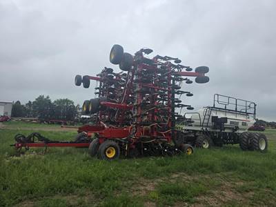 Bourgault 3310-75 Seeder