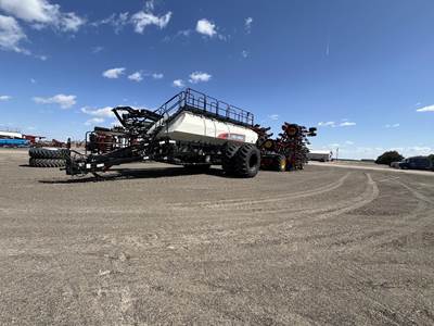 Bourgault 3335-66 Seeder
