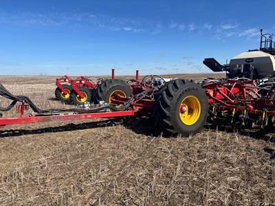 Bourgault 3335-66 Seeder