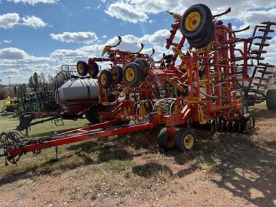 Bourgault 5710-54 Seeder
