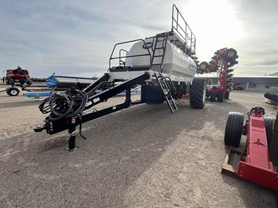 Bourgault L8450 Seeder