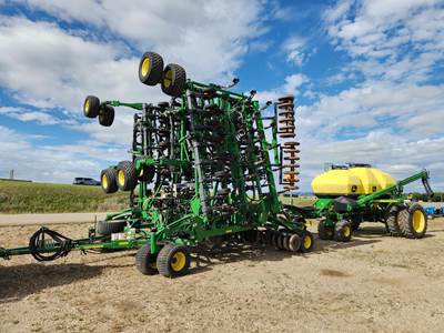 John Deere 1835 Seeder
