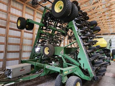 John Deere 1860 Seeder