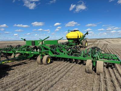 John Deere 1895 Seeder