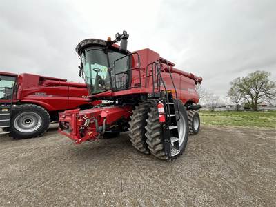 Case IH 7250 Combine