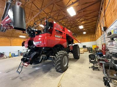 Case IH 7250 Combine