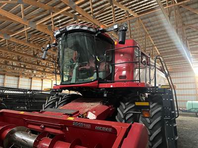 Case IH 7250 Combine