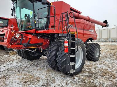 Case IH 7250 Combine