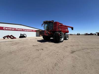 Case IH 7250 Combine