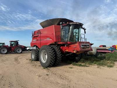 Case IH 7250 Combine