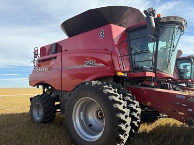 Case IH 7250 Combine