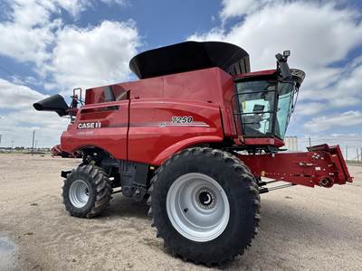 Case IH 7250 Combine