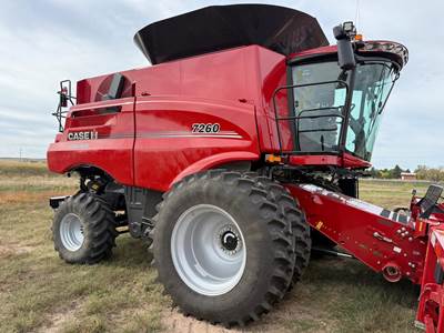 Case IH 7260 Combine