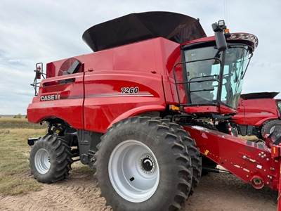 Case IH 7260 Combine
