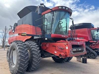 Case IH 8010 Combine