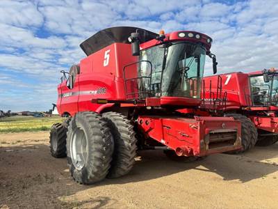 Case IH 8010 Combine