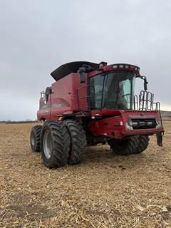 Case IH 8120 Combine