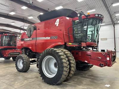 Case IH 8120 Combine