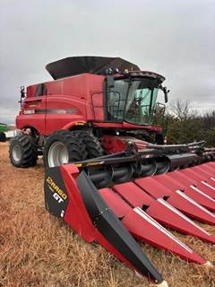 Case IH 8240 Combine