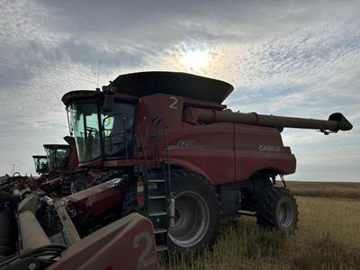 Case IH 8250 Combine