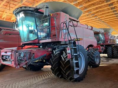 Case IH 8250 Combine