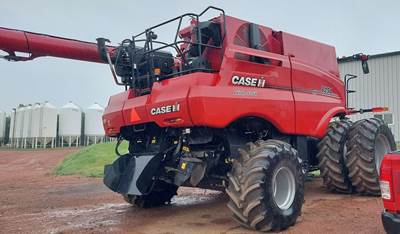 Case IH 8250 Combine