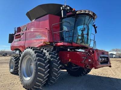 Case IH 8250 Combine