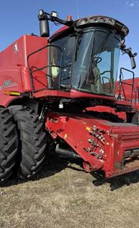 Case IH 8250 Combine