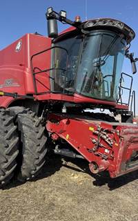 Case IH 8250 Combine