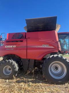 Case IH 8250 Combine