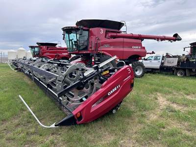 Case IH 8250 Combine