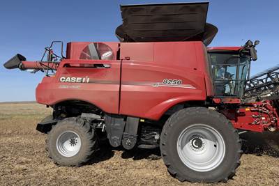 Case IH 8250 Combine