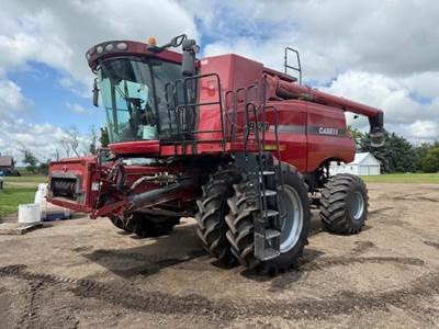 Case IH 9120 Combine