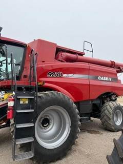 Case IH 9230 Combine