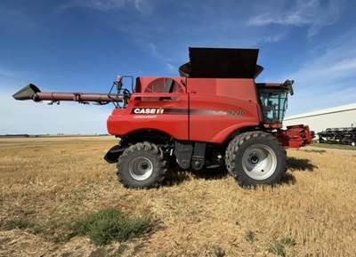 Case IH 9240 Combine