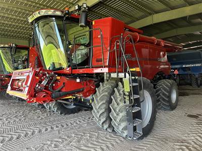 Case IH 9250 Combine