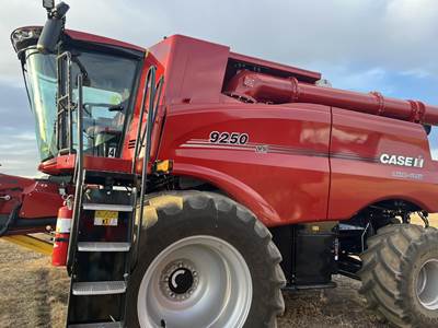 Case IH 9250 Combine