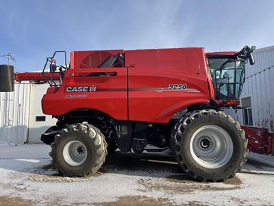 Case IH 9250 Combine