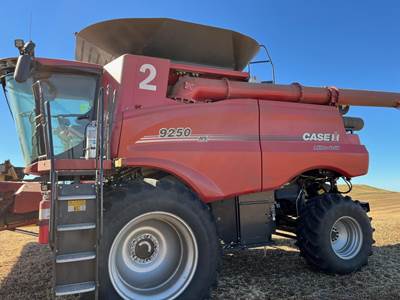 Case IH 9250 Combine