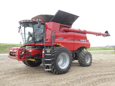 Case IH 9250 Combine