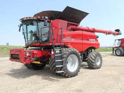 Case IH 9250 Combine