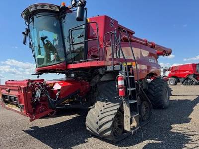 Case IH 9250 Combine