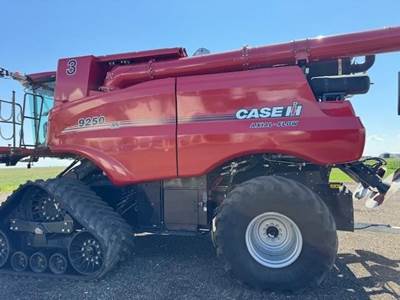 Case IH 9250 Combine